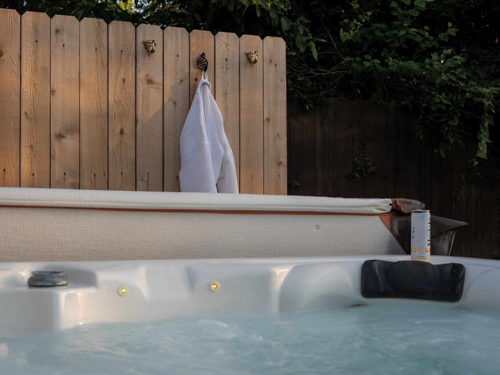 Lifestyle and detail photography for a vacation rental in Northwest Arkansas